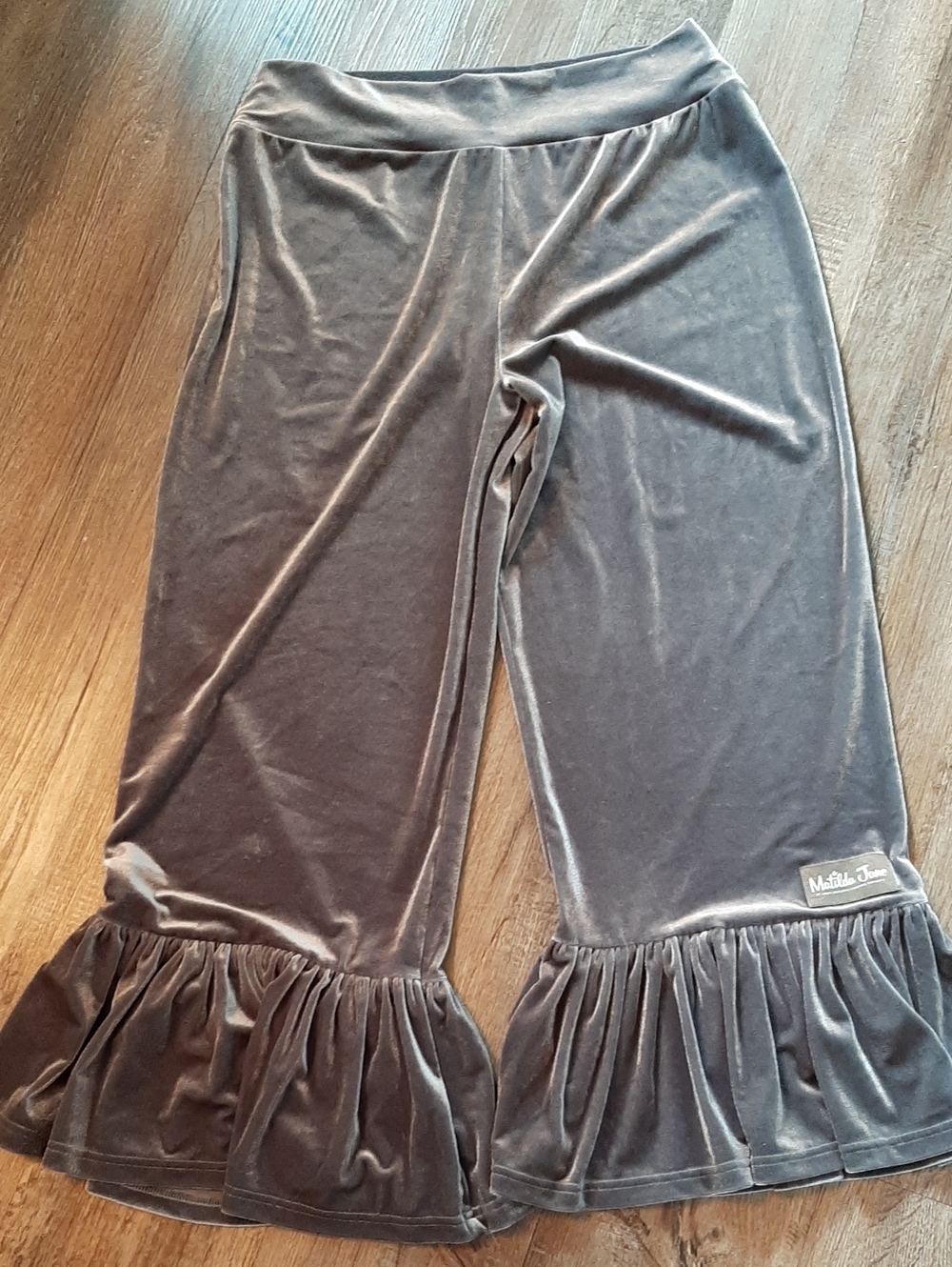 MATILDA JANE Plush Velvet Ruffle Hem Wide Leg Pants - Grey, NEW, L. SO CUTE!!